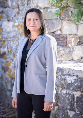 Portrait de Blandine MONIER, Maire d'Evenos, Présidente de la Communauté d'Agglomération Sud Sainte Baume {JPEG}